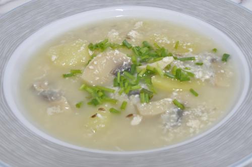 Šumavská polévka z podmáslí a hub – Snadné recept z Česko kuchyně, hotový za Do 30 minut